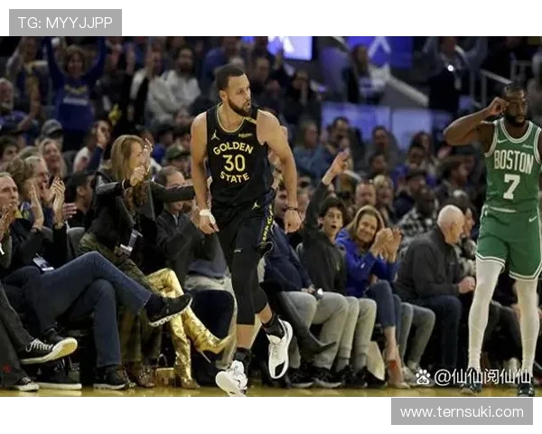 库里复出表现不佳仅得11分16分钟内犯规5次正负值惨淡23 库里复出表现不佳仅得11分16分钟内犯规5次正负值惨淡23